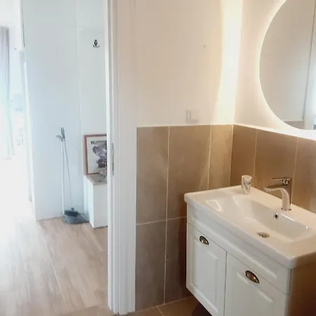 House Hotel