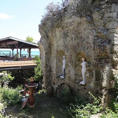 Otel House Side